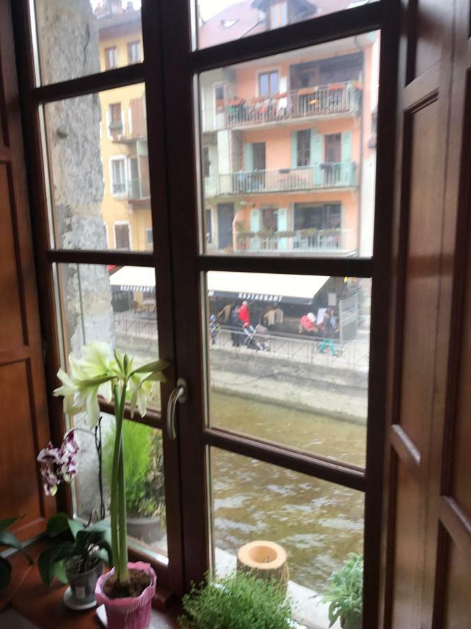 La Perle De La Vieille Ville D'Annecy Lägenhet Exteriör bild
