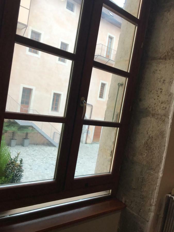 La Perle De La Vieille Ville D'Annecy Lägenhet Exteriör bild